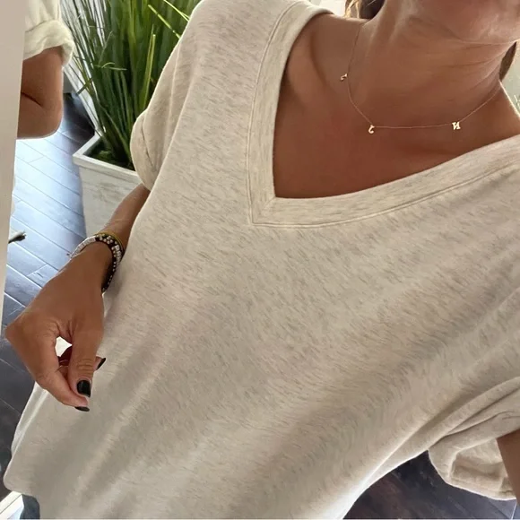 Lou & Grey oatmeal V-Neck short sleeve split sides ultra soft shirt size large - Picture 2 of 8